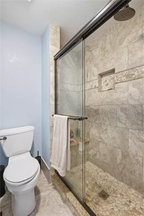 Bath - 2702 NW Cedar Brk, Lees Summit, MO 64081 photo 4 of 7