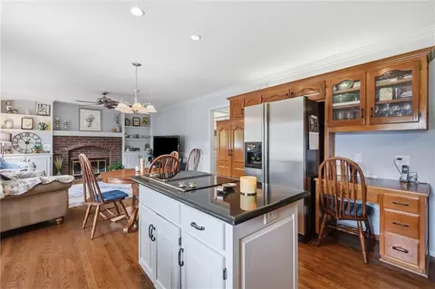 Kitchen - 2702 NW Cedar Brk, Lees Summit, MO 64081 photo 4 of 5