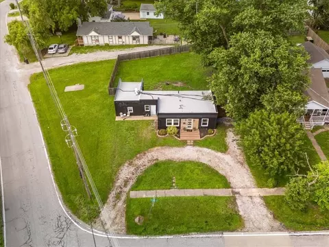 View/Area - 2 NE Vine St, Lees Summit, MO 64063 photo 2 of 2