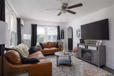 Living - 2 NE Vine St, Lees Summit, MO 64063 photo 2 of 2