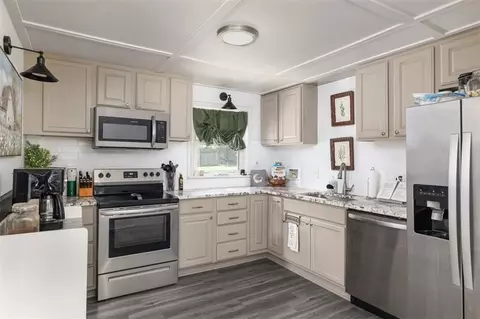 Kitchen - 2 NE Vine St, Lees Summit, MO 64063 photo 1 of 1