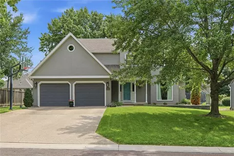 11705 Craig St, Overland Park, KS 66210