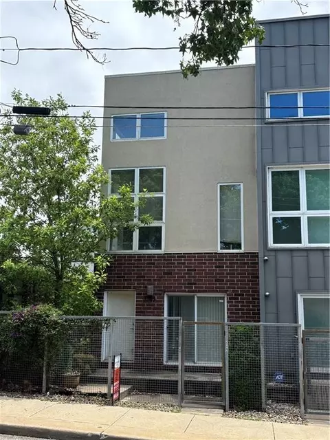 3983 Pennsylvania Ave, Kansas City, MO 64111