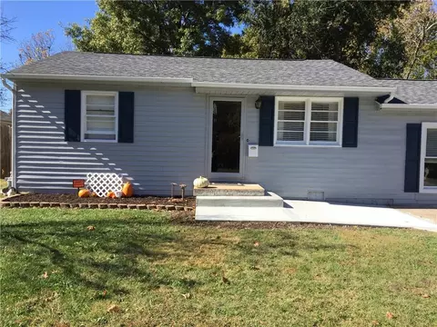 6036 Rosehill Rd, Shawnee, KS 66216