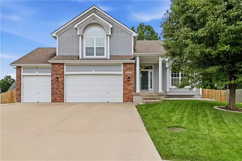 21117 E 50th Terrace Dr, Blue Springs, MO 64015
