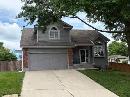 4301 NW Cortland Dr, Blue Springs, MO 64015