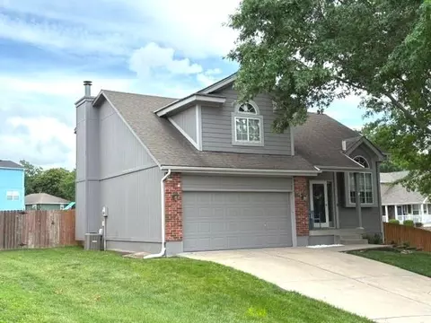 4301 NW Cortland Dr, Blue Springs, MO 64015