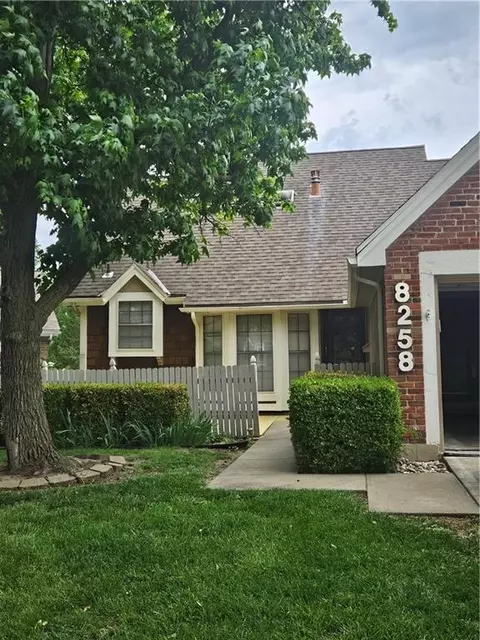 8258 Monrovia St, Lenexa, KS 66215
