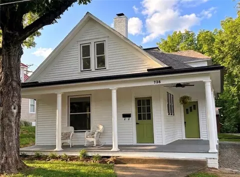 738 Welt St, Weston, MO 64098