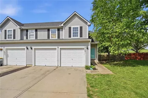 21691 S Main St, Spring Hill, KS 66083