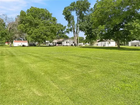 Exterior - 215 W 2nd St, Sumner, MO 64681 photo 8 of 10