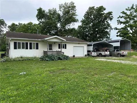 215 W 2nd St, Sumner, MO 64681