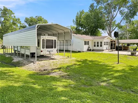 Exterior - 215 W 2nd St, Sumner, MO 64681 photo 6 of 10