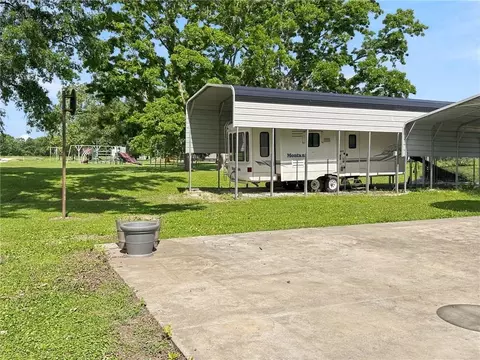Exterior - 215 W 2nd St, Sumner, MO 64681 photo 5 of 10