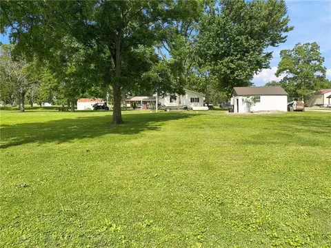 Exterior - 215 W 2nd St, Sumner, MO 64681 photo 9 of 10
