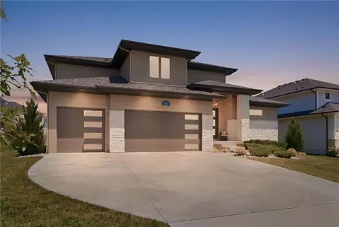 12406 W 170th Ter, Overland Park, KS 66221