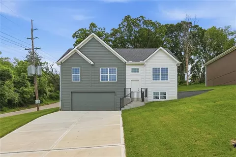 103 S High St, Sugar Creek, MO 64054