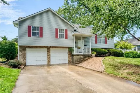 8326 Central St, Kansas City, MO 64114