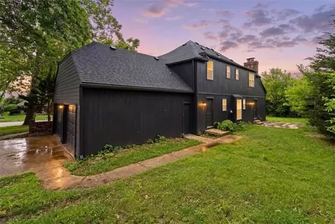 Exterior - 307 S Sunset Ln, Raymore, MO 64083 photo 5 of 5