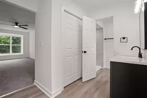 Entry Way - 307 S Sunset Ln, Raymore, MO 64083 photo 2 of 4