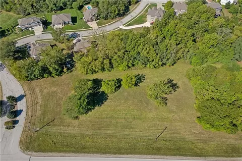 1548 Timber Ridge Dr, Liberty, MO 64068