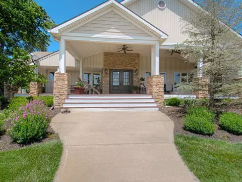 9785 Baker Rd, Kansas City, MO 64153