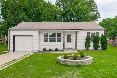 616 S Lee Ave, Olathe, KS 66061