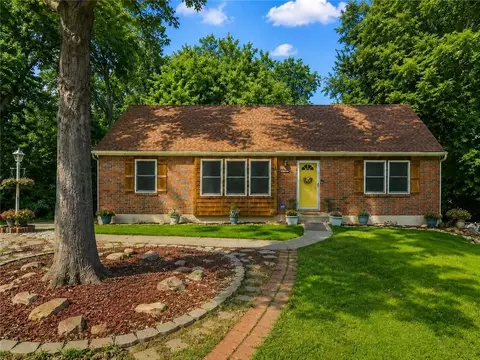 6607 NW Quail Run Dr, Kansas City, MO 64152
