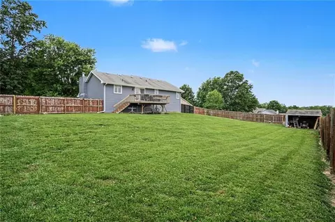 Exterior - 705 Benjamin Ave, Gower, MO 64454 photo 4 of 5