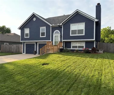 18912 E 12th St, Independence, MO 64057