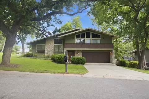 11703 W 102nd Pl, Overland Park, KS 66214