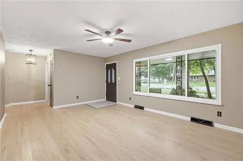 Living - 2806 N River Blvd, Independence, MO 64050 photo 2 of 3