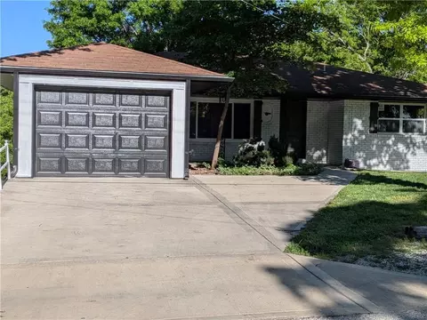 2806 N River Blvd, Independence, MO 64050