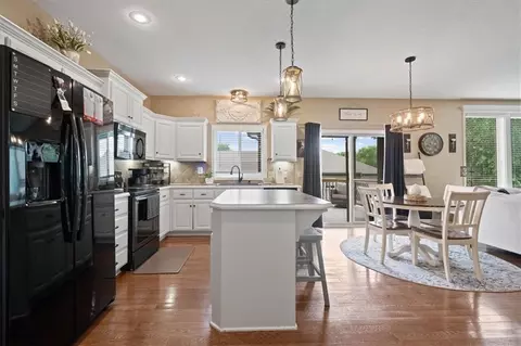 Kitchen - 1304 Ashdown Cir, Raymore, MO 64083 photo 4 of 4