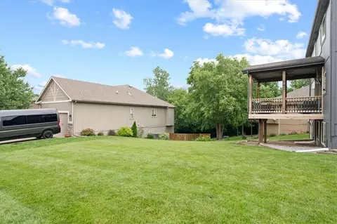 Exterior - 1304 Ashdown Cir, Raymore, MO 64083 photo 5 of 7