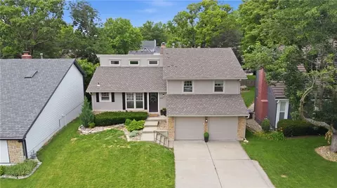 604 NE Burning Tree St, Lees Summit, MO 64064