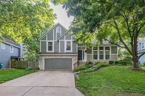 10912 Cottonwood St, Lenexa, KS 66215