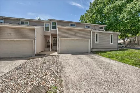 1421 E Mart-way Cir #C, Olathe, KS 66061