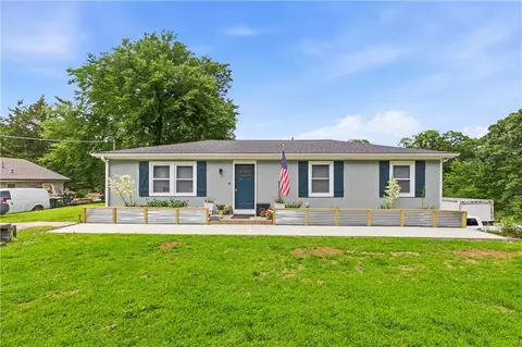240 S 100th St, Edwardsville, KS 66111