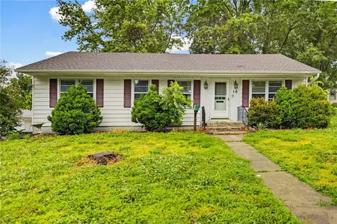 10 W 9th St, Carrollton, MO 64633
