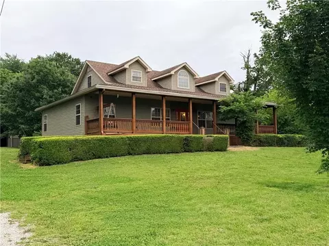 1791 Quisenberry Rd, Sedalia, MO 65301