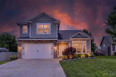 806 154th Cir, Basehor, KS 66007