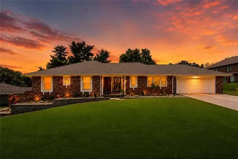 20 Stonecrest Dr, Saint Joseph, MO 64506