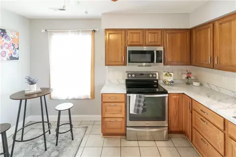 Kitchen - 1421 Ash Ct, Eudora, KS 66025 photo 3 of 4