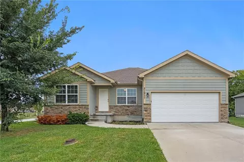 31911 W 172nd St, Gardner, KS 66030