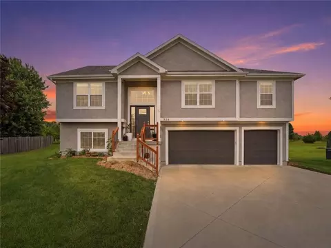 518 Madera Ct, Belton, MO 64012