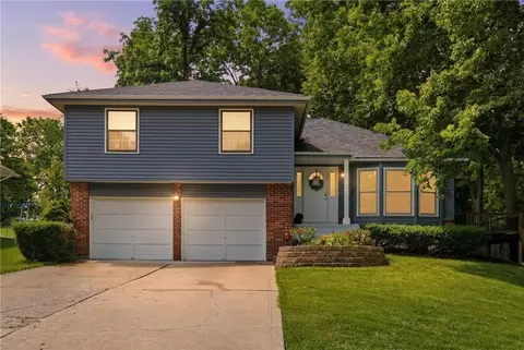 3701 NE Apple Tree Ln, Gladstone, MO 64119
