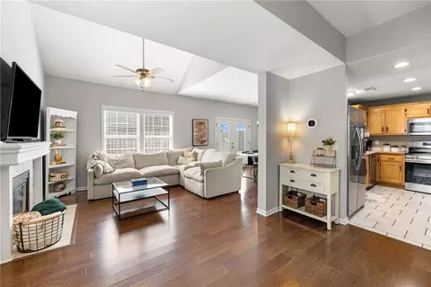 393 W Acorn St, Gardner, KS 66030