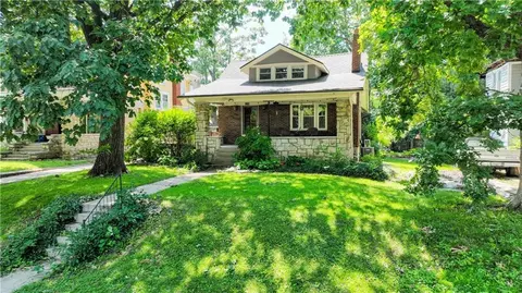 5836 Harrison St, Kansas City, MO 64110