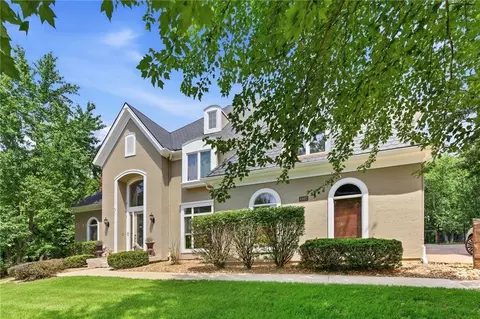 4407 N Mulberry Dr, Kansas City, MO 64116
